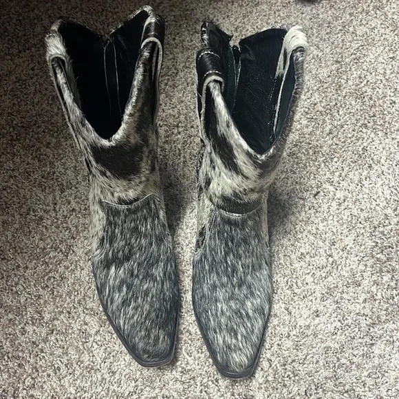 Hair on hide (cowhide) cowboy boots - Picture 3 of 9